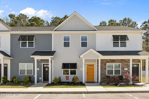 Townhouse For Sale - 42 Catalina Circle<br/> Swansboro, NC 28584