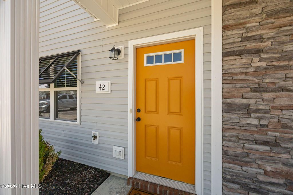 Photo of 42 Catalina Circle, Swansboro, NC 28584 (MLS # 100561063)