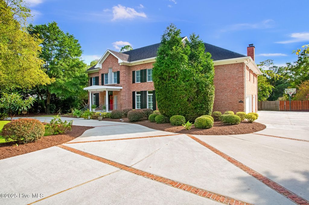 Photo of 100 Edgewater Lane, Wilmington, NC 28403 (MLS # 100532044)