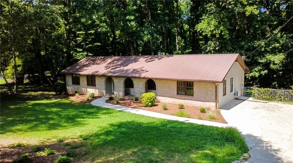 Photo of 1191 Arrowhead Road, Watkinsville, GA 30677 (MLS # CL363148)