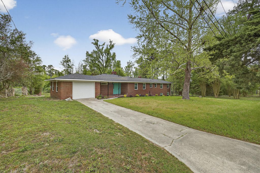 Photo of 2705 Lakewood Drive, Augusta, GA 30904 (MLS # 554301)