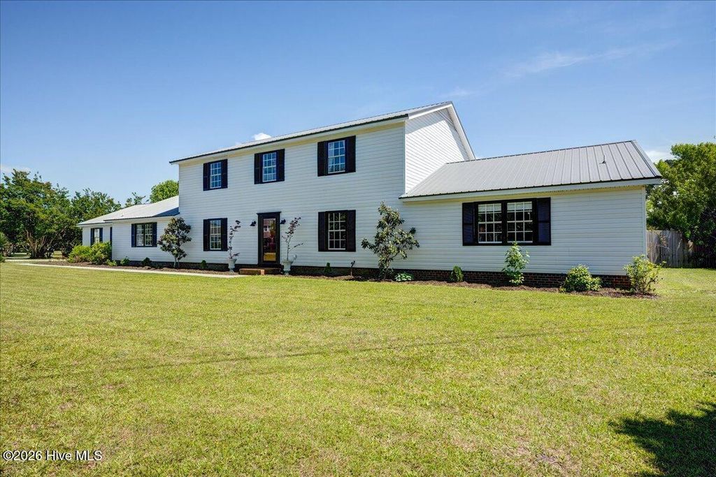 Photo of 1917 Champion Drive, Morehead City, NC 28557 (MLS # 100573372)