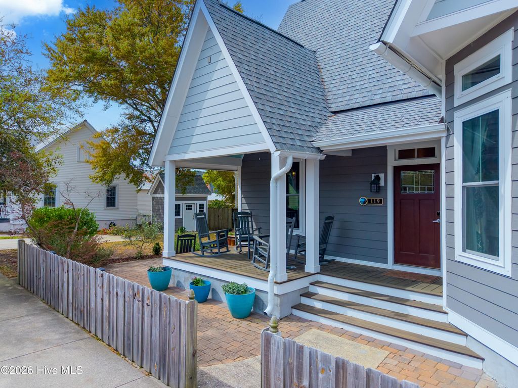 Photo of 119 N Davis Street, Southport, NC 28461 (MLS # 100565818)