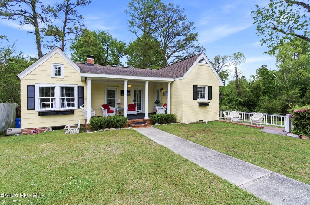 Photo of 1905 Grace Street, Wilmington, NC 28405 (MLS # 100565757)