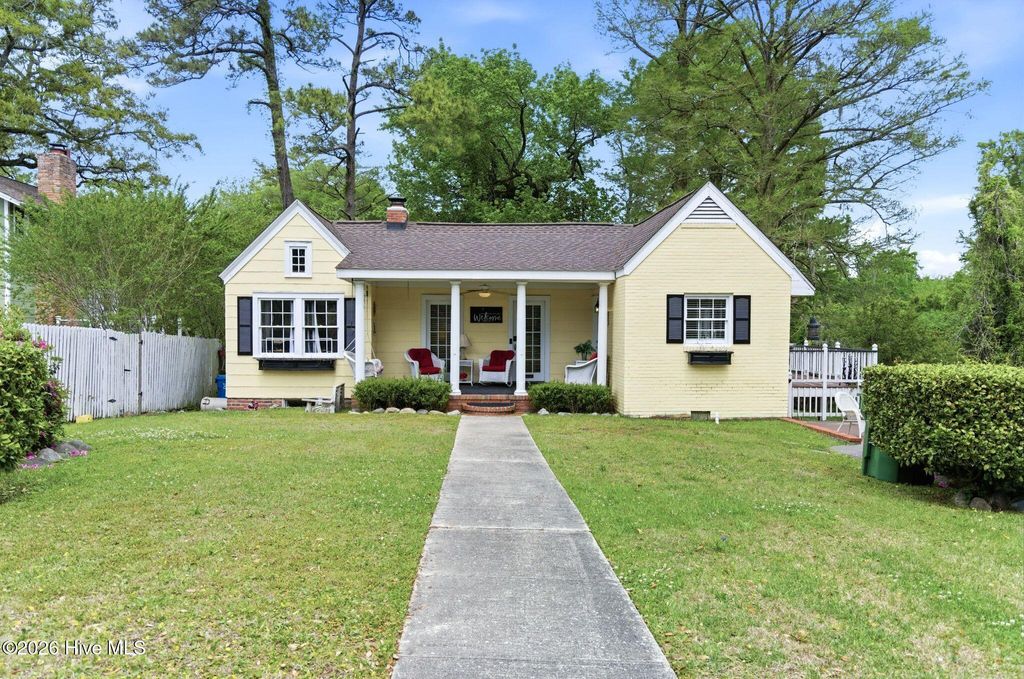 Photo of 1905 Grace Street, Wilmington, NC 28405 (MLS # 100565757)