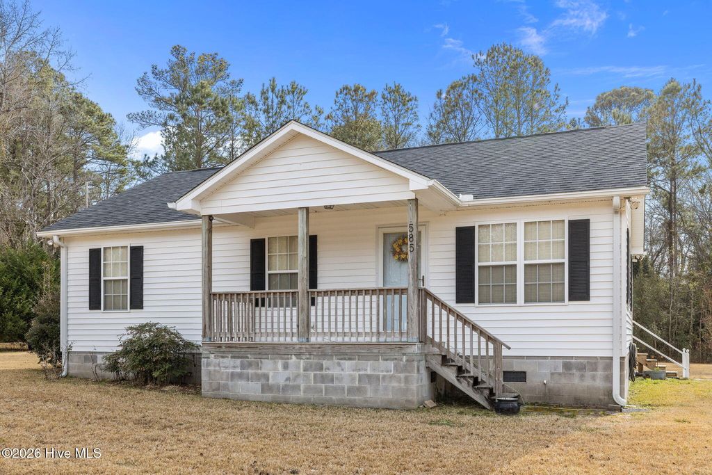 Photo of 585 Roberts Road, Newport, NC 28570 (MLS # 100552806)