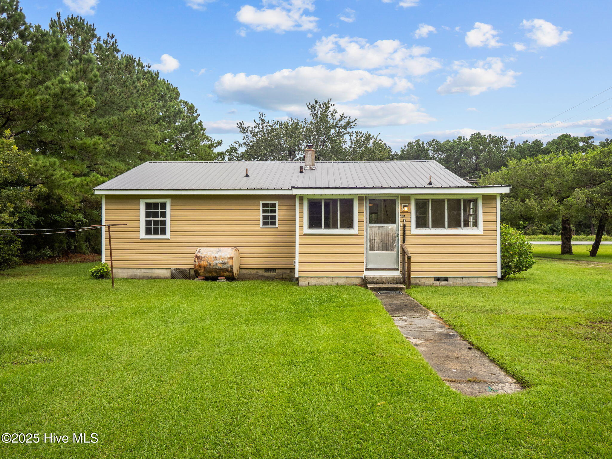 195 Queens Creek Road