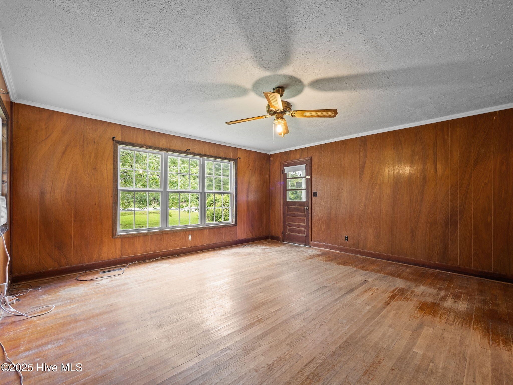 195 Queens Creek Road