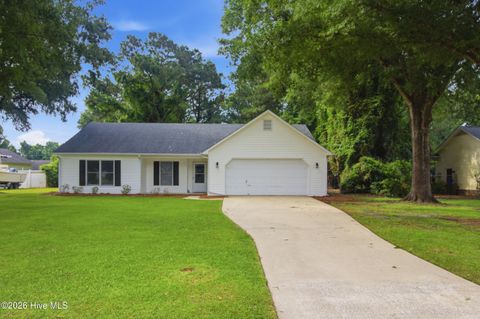 Homes For Sale - 207 Forest Oaks Drive<br/> New Bern, NC 28562