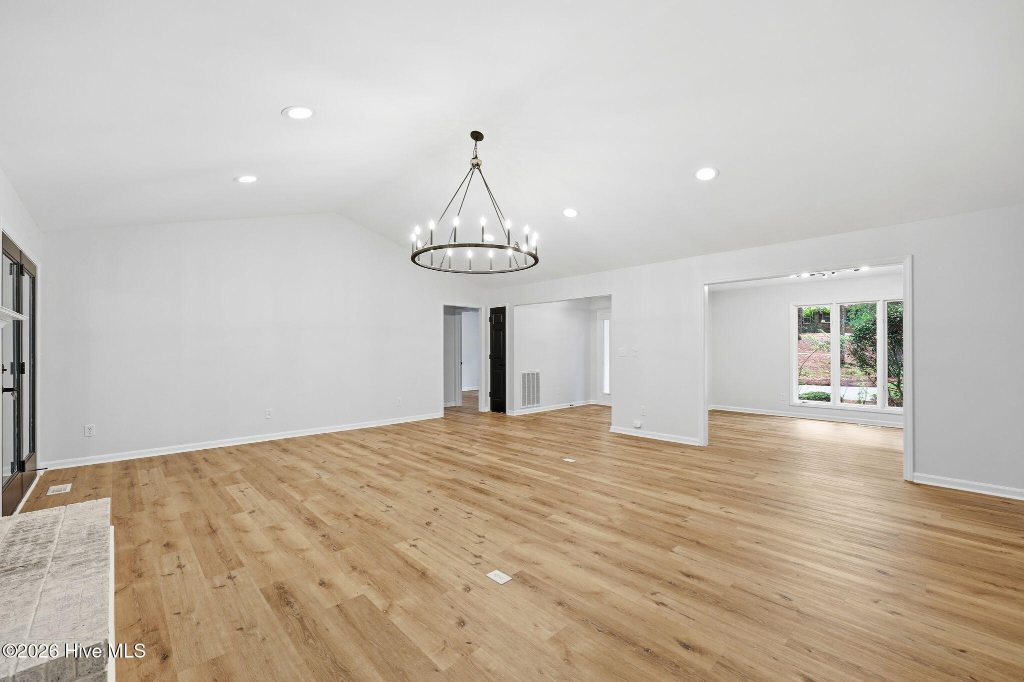 200 Devonshire Avenue W