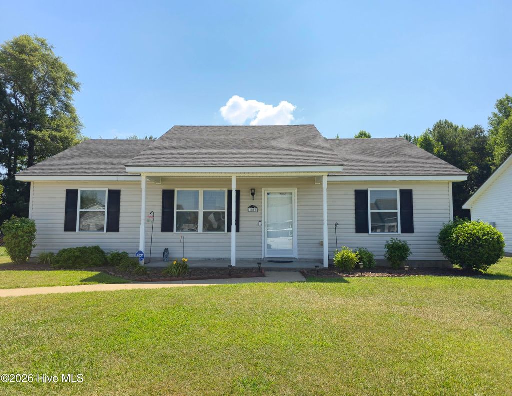 Photo of 1006 Jessica Street, Elizabeth City, NC 27909 (MLS # 100583322)