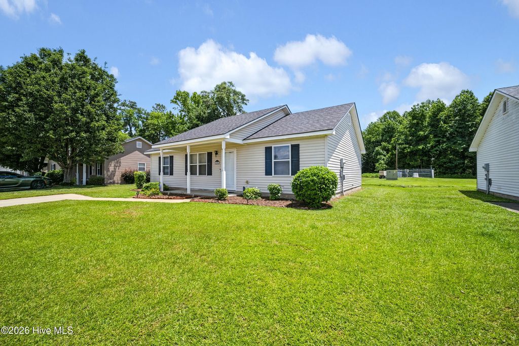 Photo of 1006 Jessica Street, Elizabeth City, NC 27909 (MLS # 100583322)