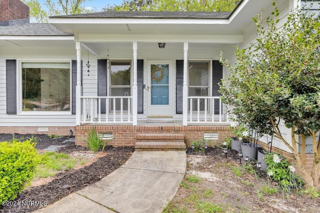 Photo of 315 Southwest Drive, Jacksonville, NC 28540 (MLS # 100560504)