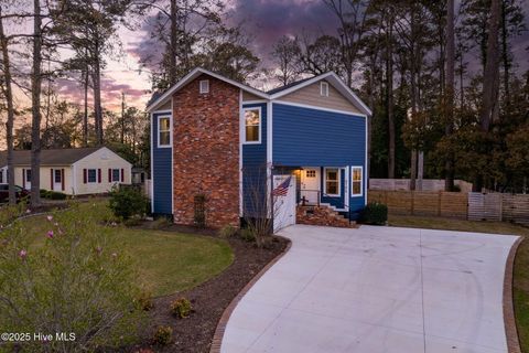 Homes For Sale - 4704 Trent Woods Drive<br/> Trent Woods, NC 28562