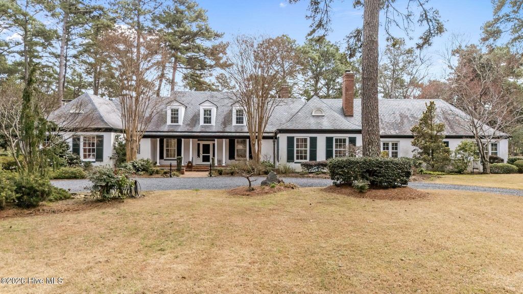 Photo of 667 Yadkin Road, Southern Pines, NC 28387 (MLS # 100558950)