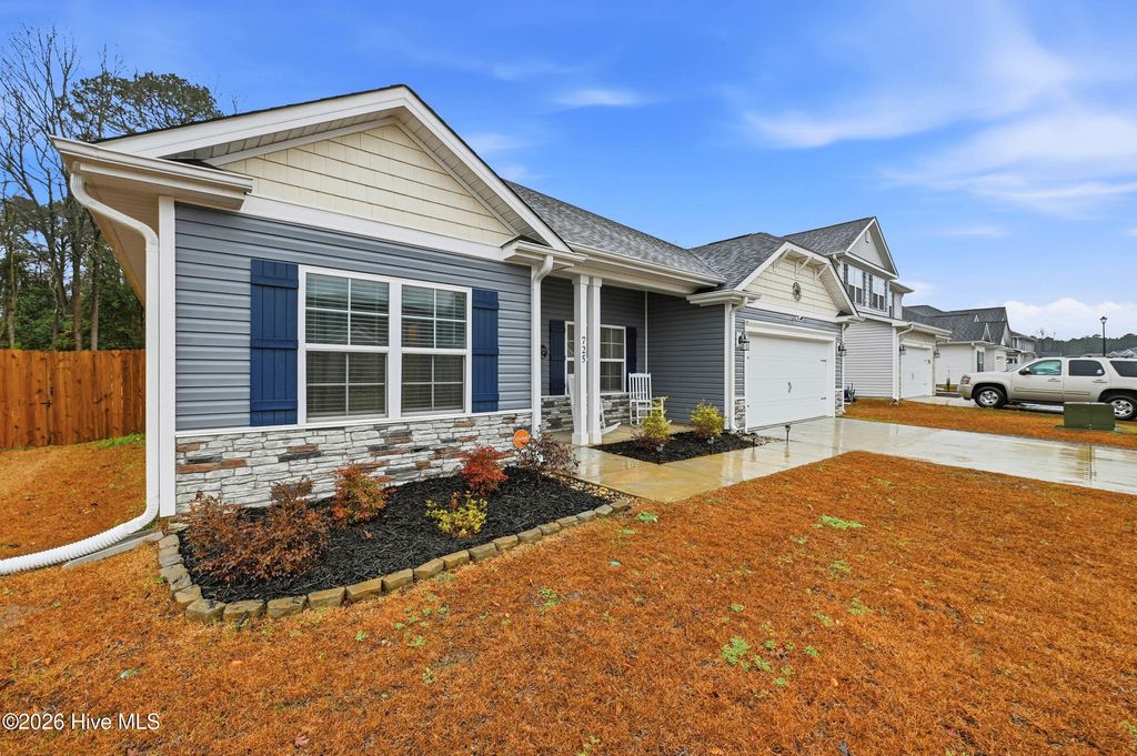 Photo of 725 Greenwich Place, Richlands, NC 28574 (MLS # 100557848)