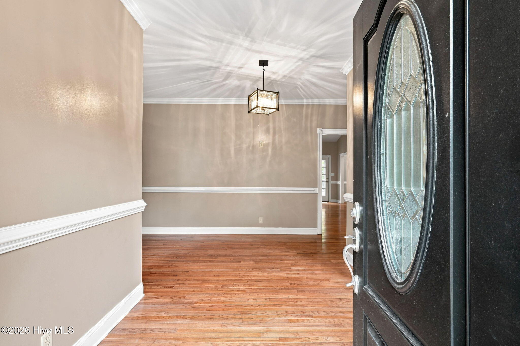 407 Rustic Court
