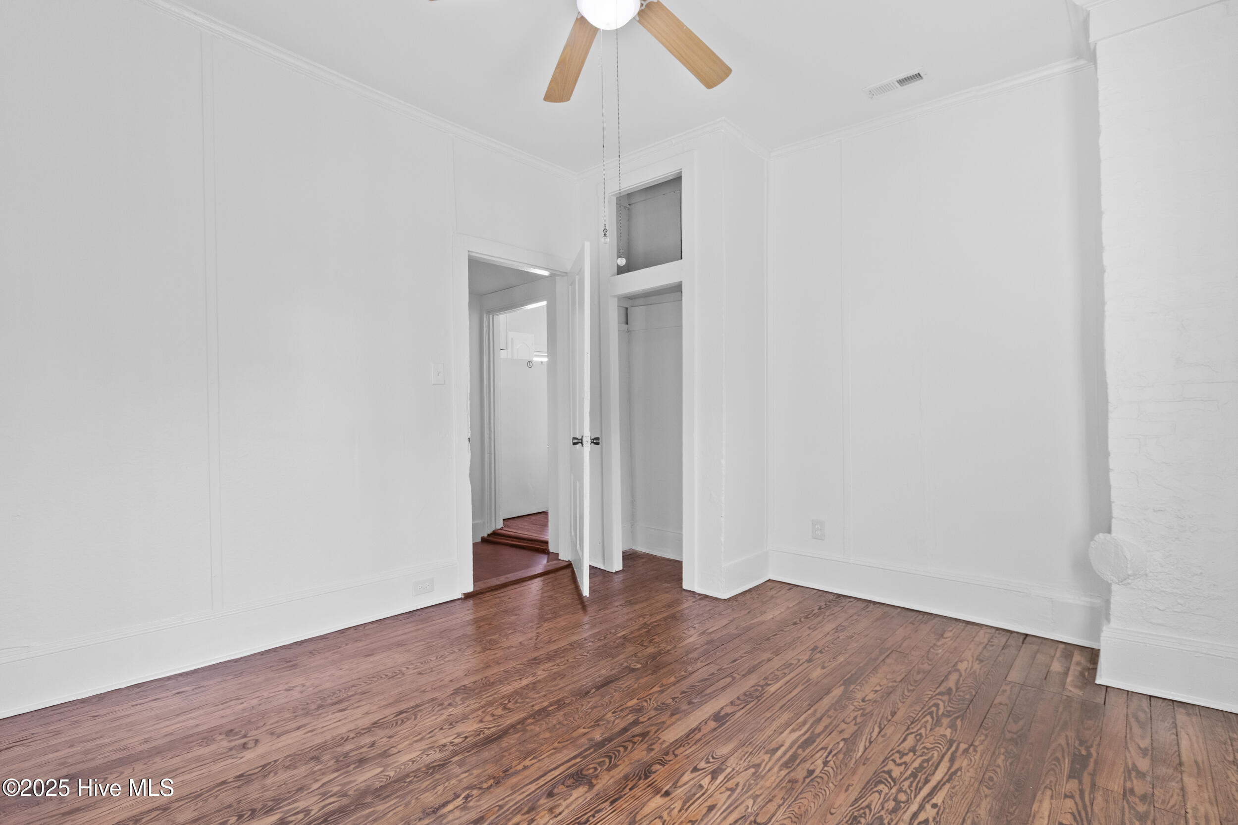 Wilmington, North Carolina 28401, United States, 4 Bedrooms Bedrooms, ,2 BathroomsBathrooms,Residential,Pending,256100