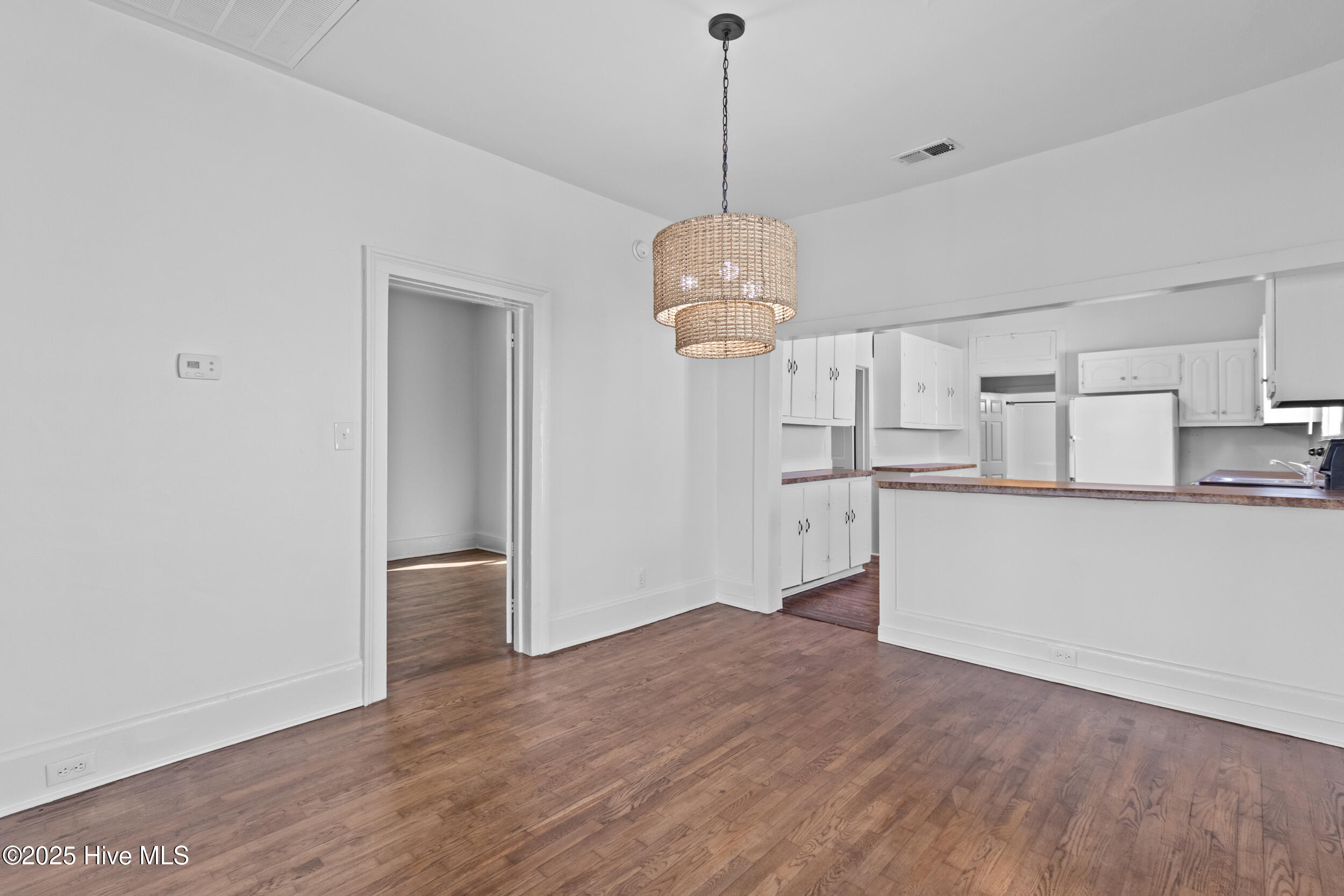 Wilmington, North Carolina 28401, United States, 4 Bedrooms Bedrooms, ,2 BathroomsBathrooms,Residential,Pending,256100