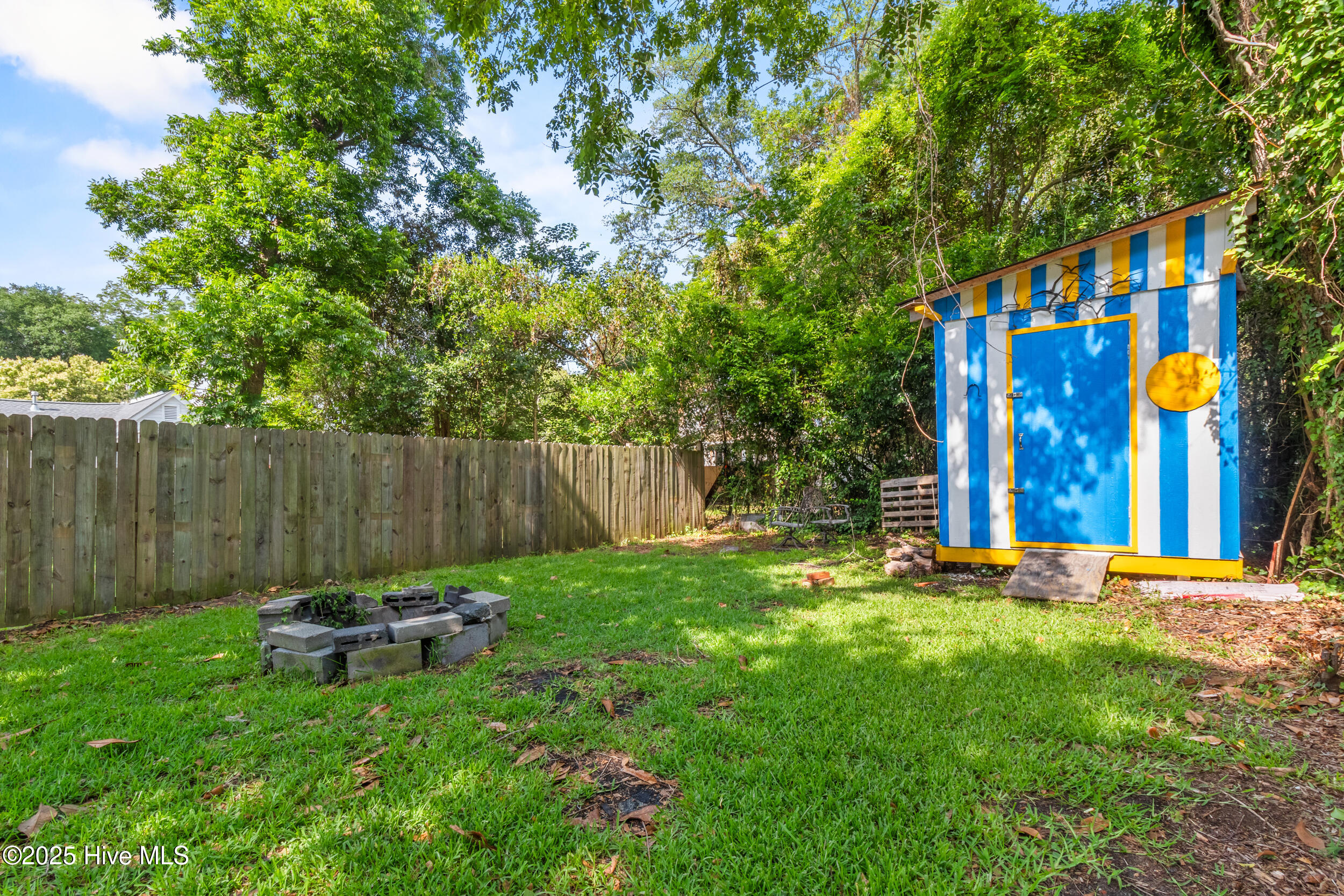 Wilmington, North Carolina 28401, United States, 4 Bedrooms Bedrooms, ,2 BathroomsBathrooms,Residential,Pending,256100