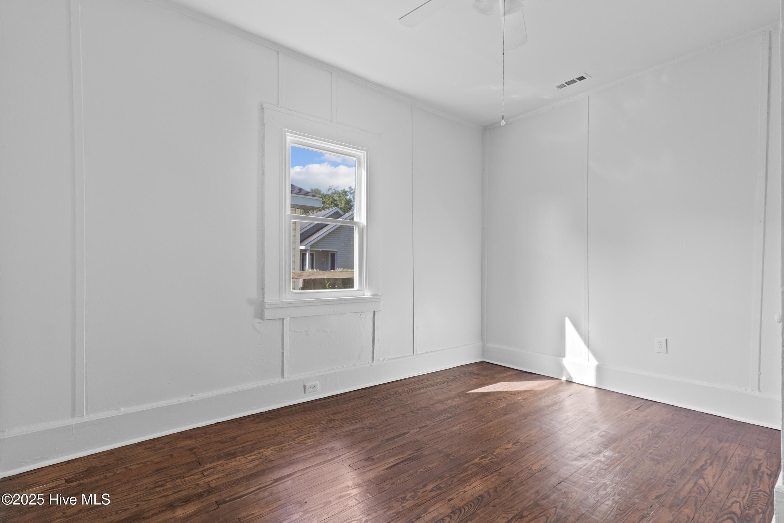 Wilmington, North Carolina 28401, United States, 4 Bedrooms Bedrooms, ,2 BathroomsBathrooms,Residential,Pending,256100