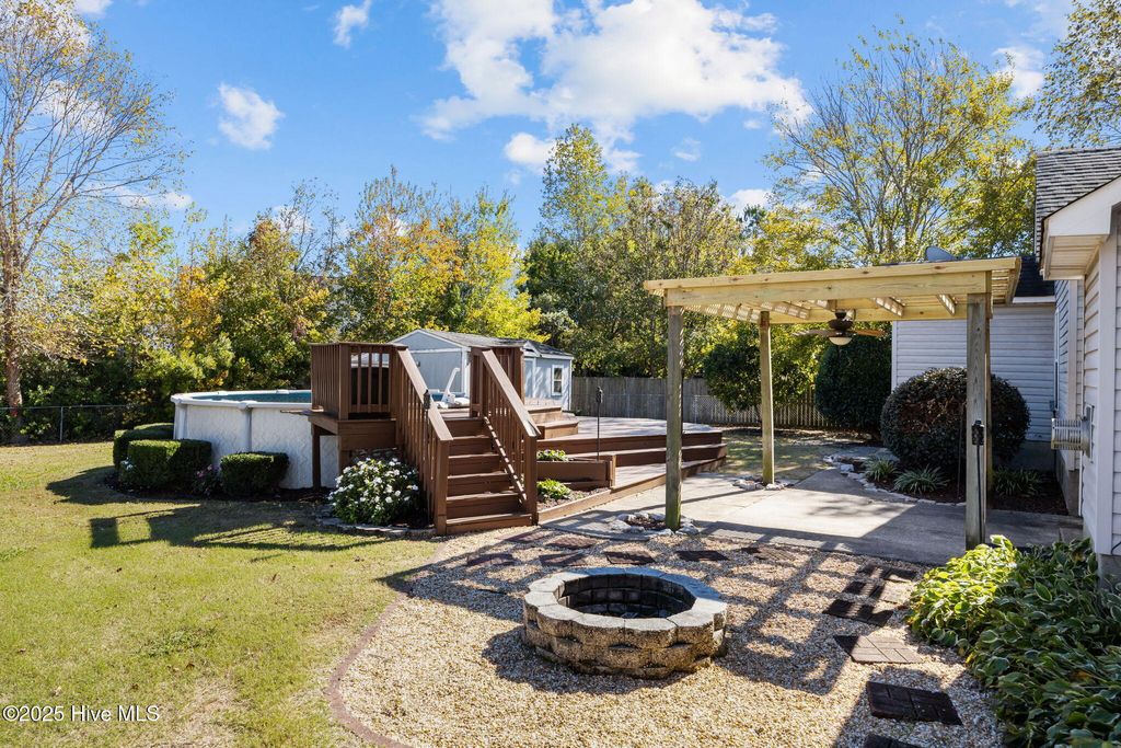 Photo of 2483 Hunterchase Lane, Greenville, NC 27858 (MLS # 100539599)