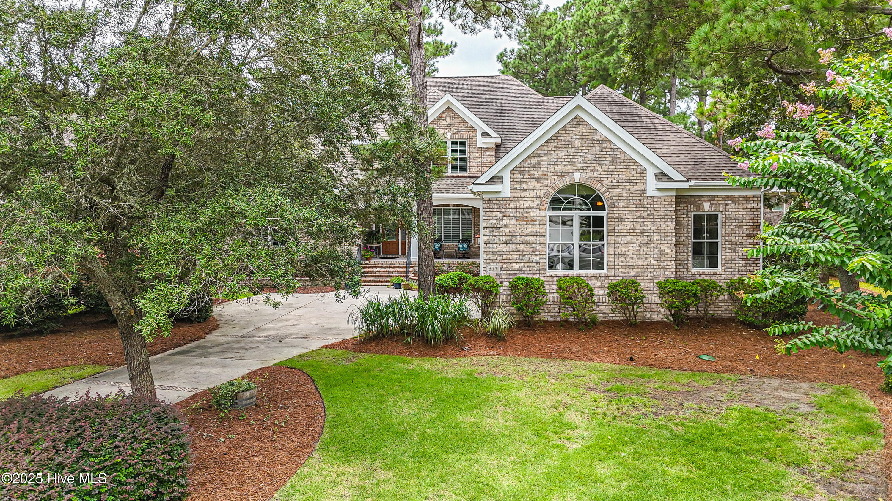 537 Gladstone Circle SW