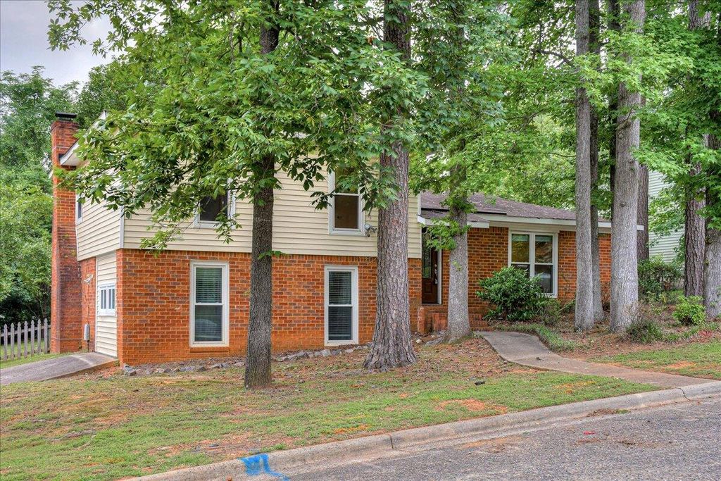 Photo of 303 Meadowlake Drive, Martinez, GA 30907 (MLS # 552320)