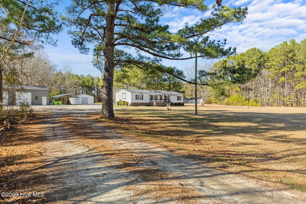 Photo of 200 Twin Oak Road, Maysville, NC 28555 (MLS # 100546636)