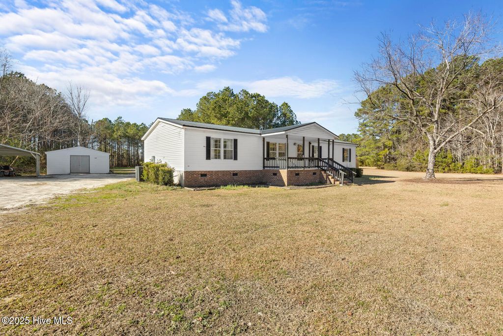 Photo of 200 Twin Oak Road, Maysville, NC 28555 (MLS # 100546636)