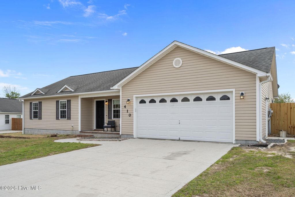 Photo of 410 John Deere Court, Richlands, NC 28574 (MLS # 100562235)