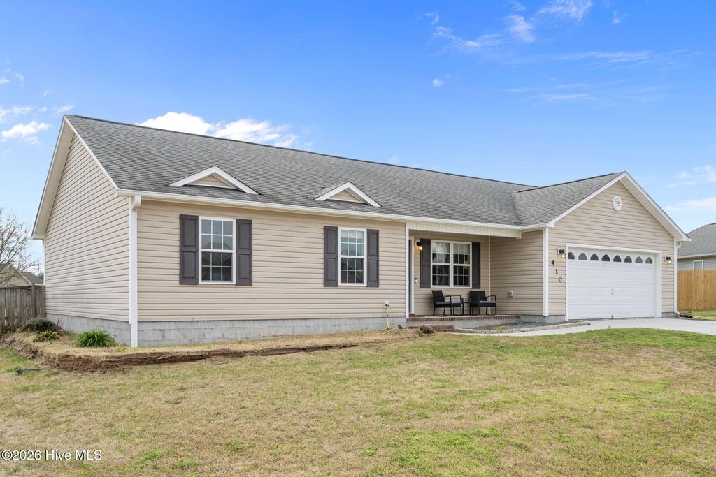 Photo of 410 John Deere Court, Richlands, NC 28574 (MLS # 100562235)