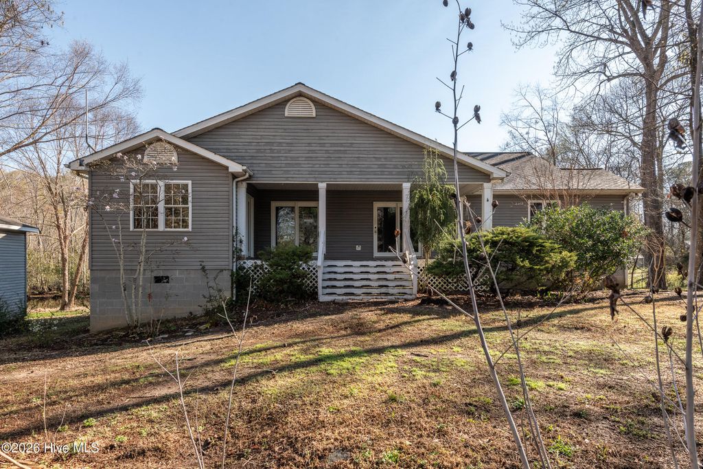 Photo of 508 Rockfish Street, Edenton, NC 27932 (MLS # 100567102)