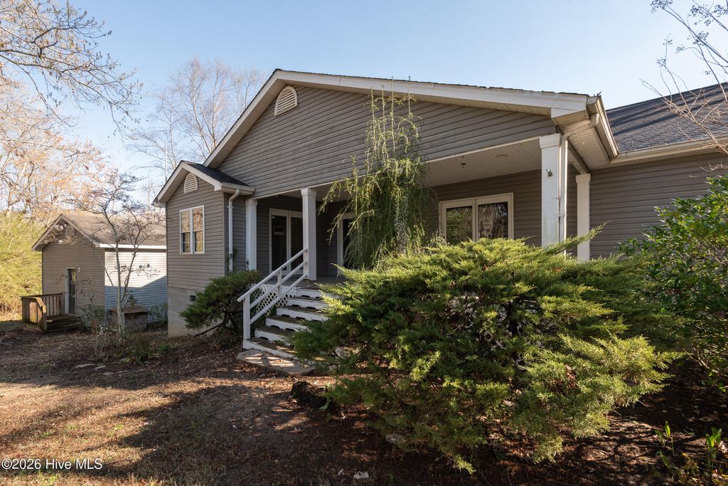 Photo of 508 Rockfish Street, Edenton, NC 27932 (MLS # 100567102)
