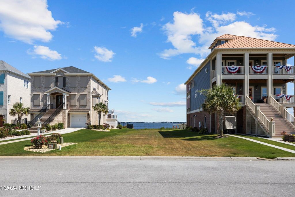 Photo of 123 Hollings Court, Newport, NC 28570 (MLS # 100451327)
