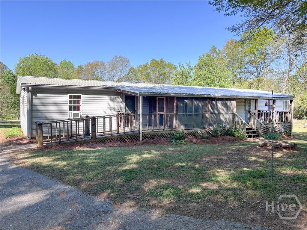 Photo of 283 S Third Street, Colbert, GA 30628 (MLS # CL352562)