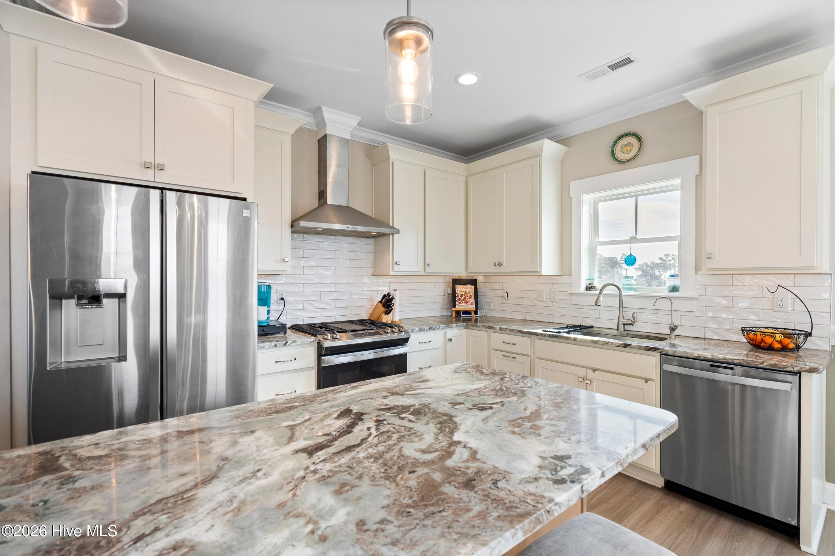 607 Trawler Place