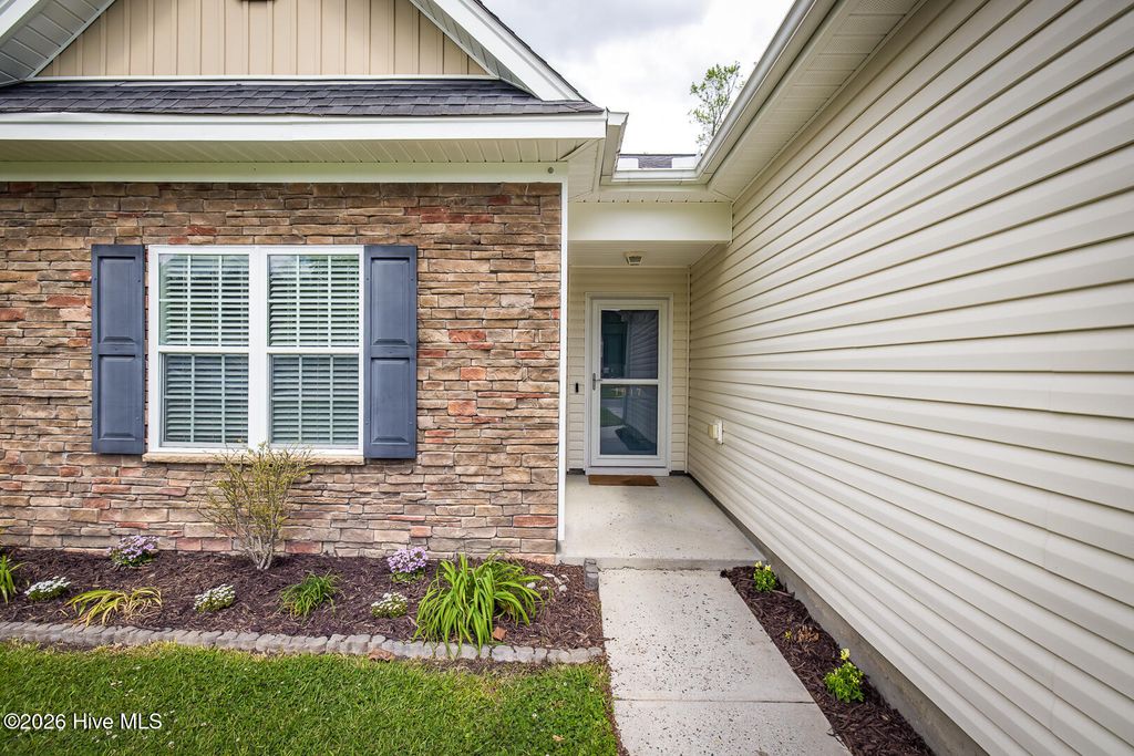 Photo of 1017 Bally Bunion Lane, Burgaw, NC 28425 (MLS # 100566481)