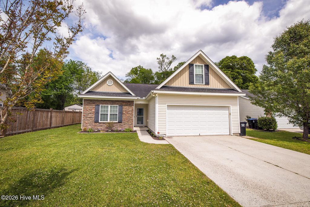 Photo of 1017 Bally Bunion Lane, Burgaw, NC 28425 (MLS # 100566481)