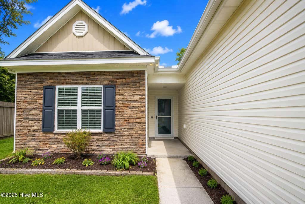 Photo of 1017 Bally Bunion Lane, Burgaw, NC 28425 (MLS # 100566481)