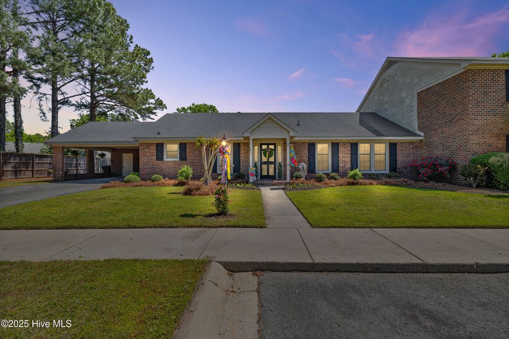 Photo of 847 Westminster Lane, Kinston, NC 28501 (MLS # 100539140)