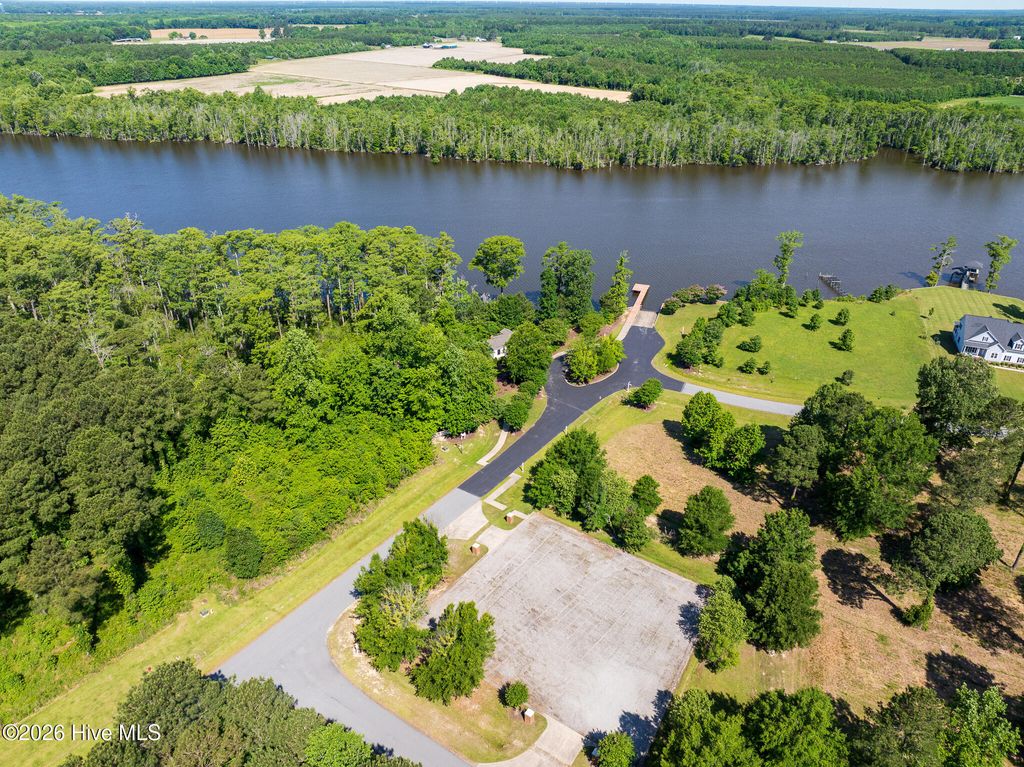 Photo of 304 Winfall Court, Edenton, NC 27932 (MLS # 100551690)