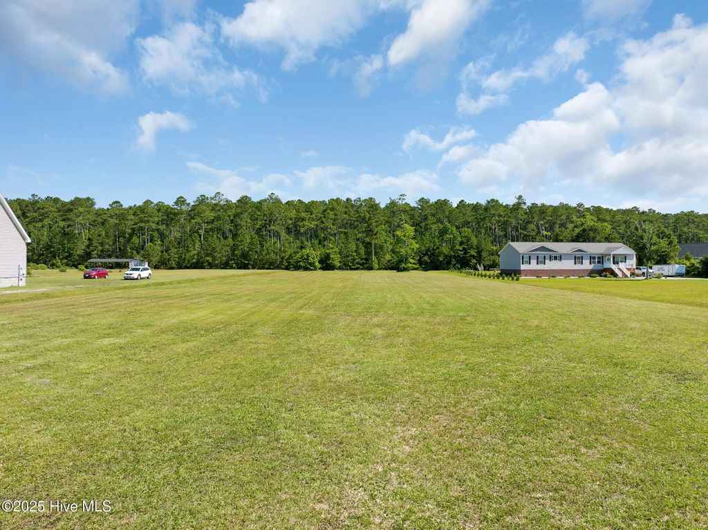 Photo of 303 Mayflower Drive, Newport, NC 28570 (MLS # 100512782)