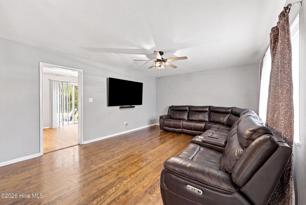 Photo of 1700 Crescent Drive, Elizabeth City, NC 27909 (MLS # 100590920)