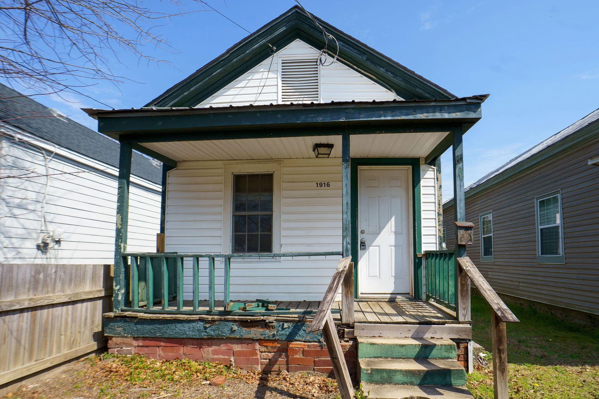1916 Walker Street