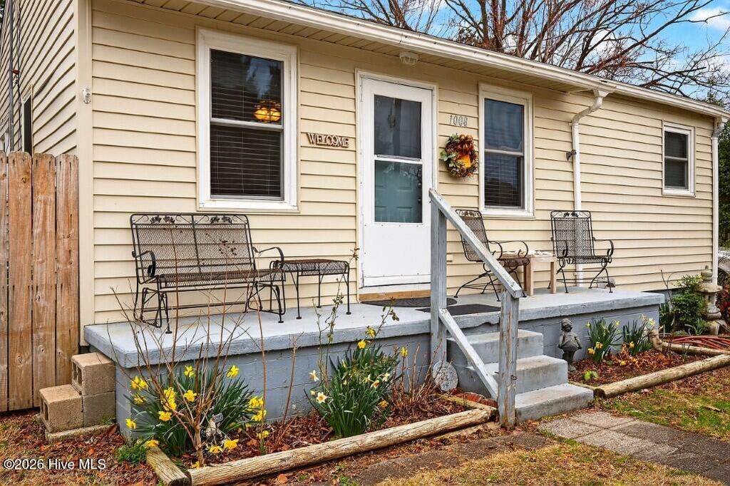 Photo of 1008 Tatum Drive, New Bern, NC 28560 (MLS # 100557652)