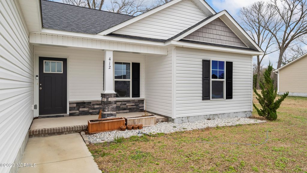 Photo of 412 Duster Lane, Richlands, NC 28574 (MLS # 100551451)