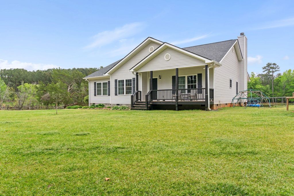 Photo of 843 Us-25, Edgefield, SC 29824 (MLS # 554256)