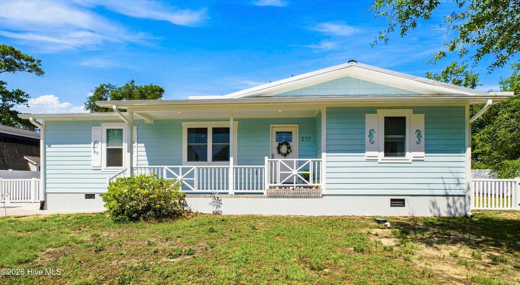 Photo of 217 NE 38th Street, Oak Island, NC 28465 (MLS # 100597766)