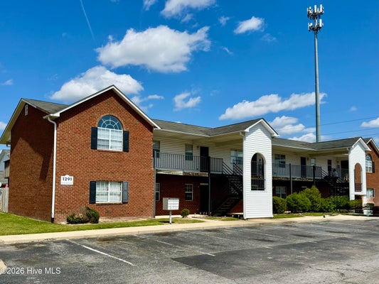 1293 PARK WEST DR APT 9, GREENVILLE, NC 27834 - Image eb2feb4c94d66c5ac906101ee5cc7fa5/2887521156